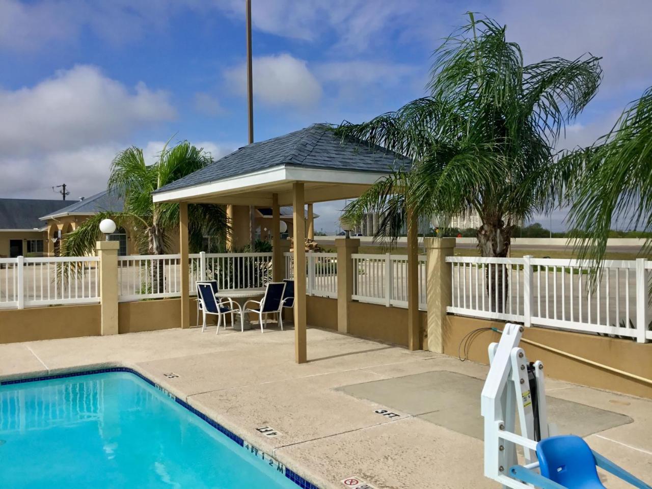 Motel Days By Wyndham Robstown