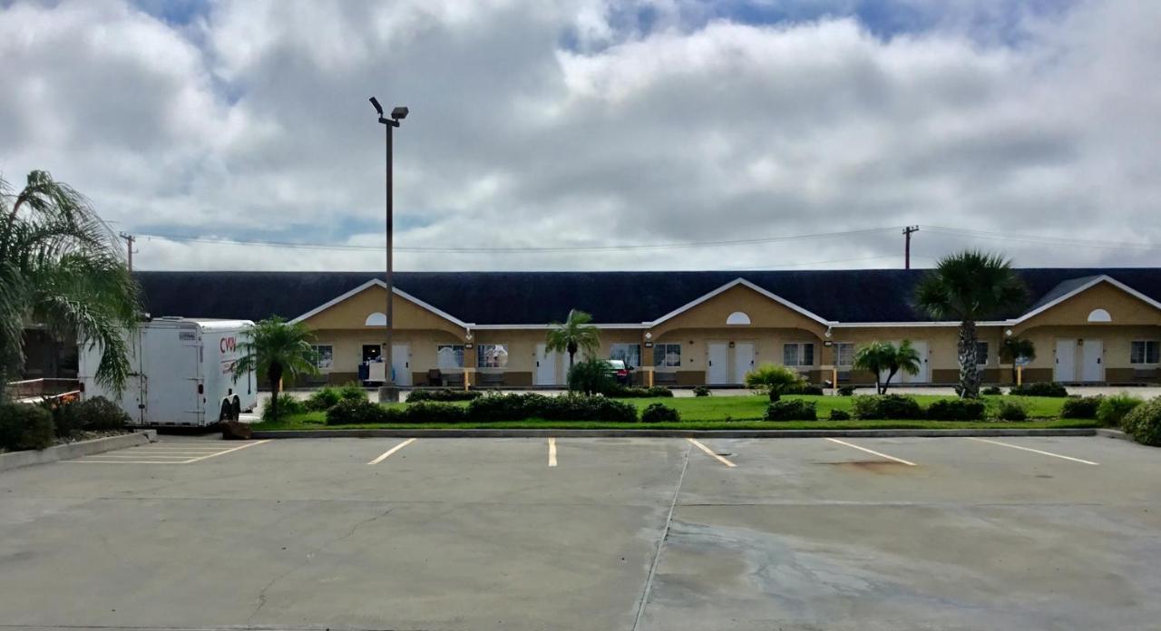 Days By Wyndham Robstown